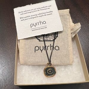 Pyrrha Endless Love necklace